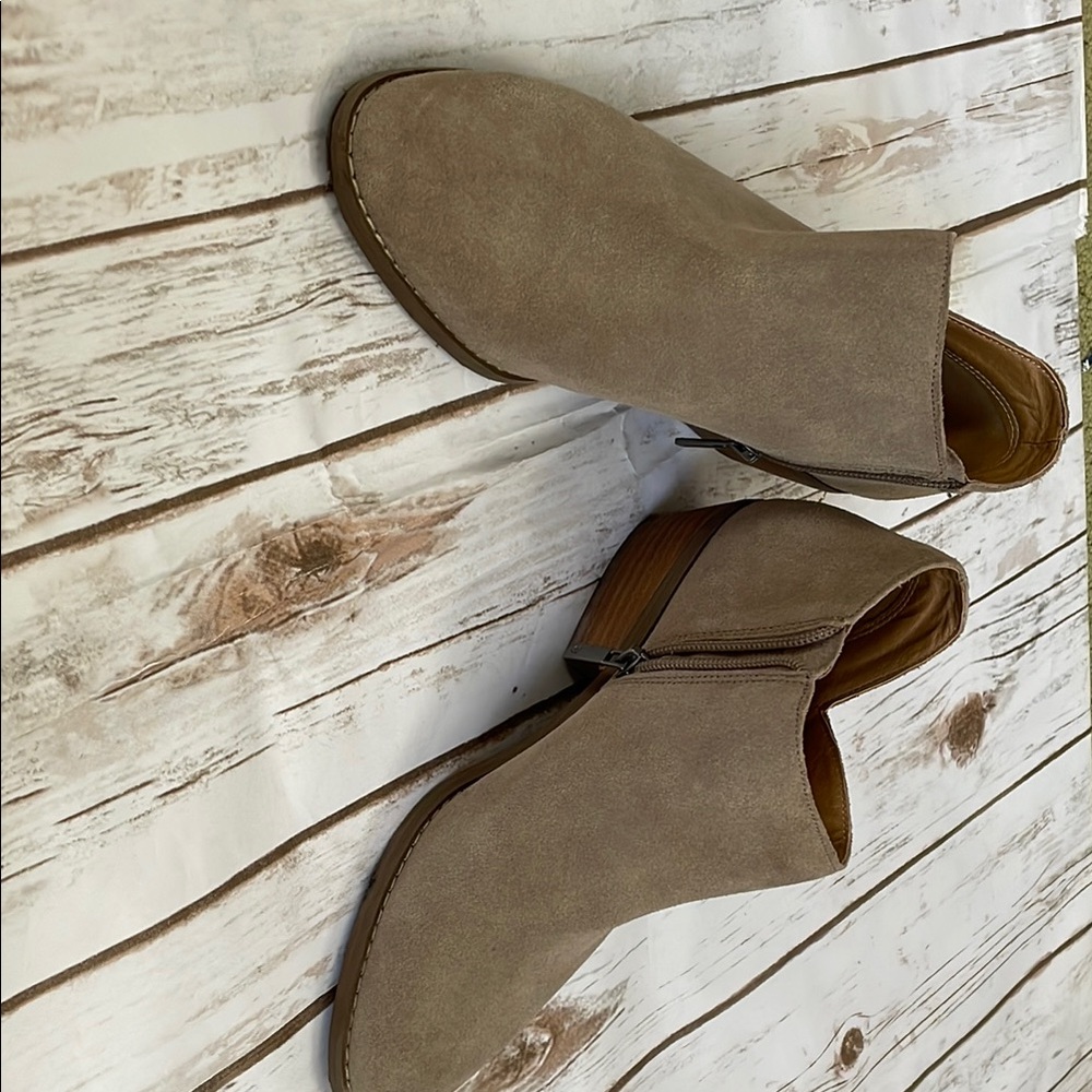 Lucky Brand Tan Slip-On Boots